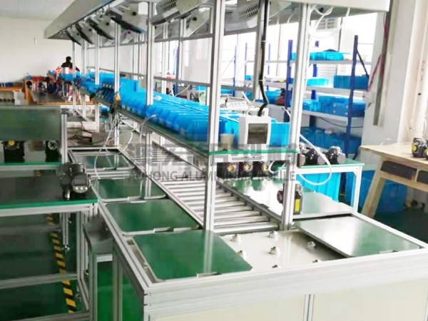 裝配線(xiàn)工作臺(tái)