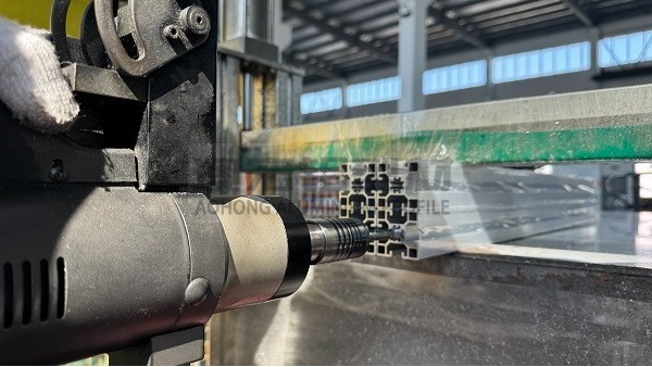 4545歐標鋁型材中心適合攻絲嗎？