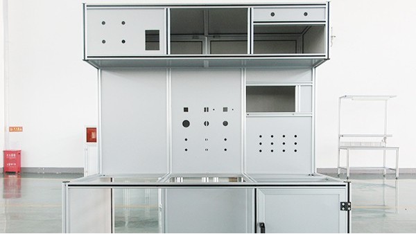 鋁型材設(shè)備防護罩的尺寸