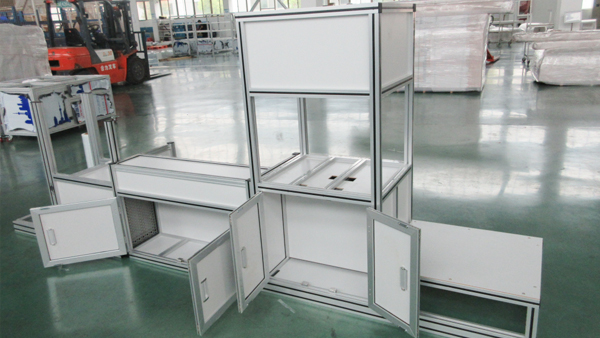 設(shè)備防塵罩由哪些結(jié)構(gòu)組成？